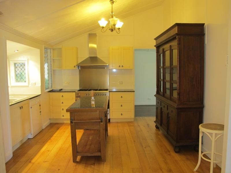 282 Denham Street, The Range QLD 4700